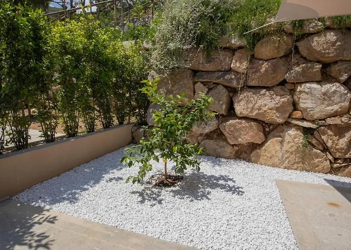 Apartment Baia Di Spartaia 5 *