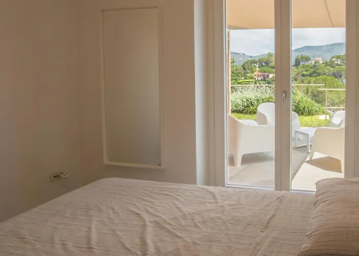 Baia Di Spartaia 5 *